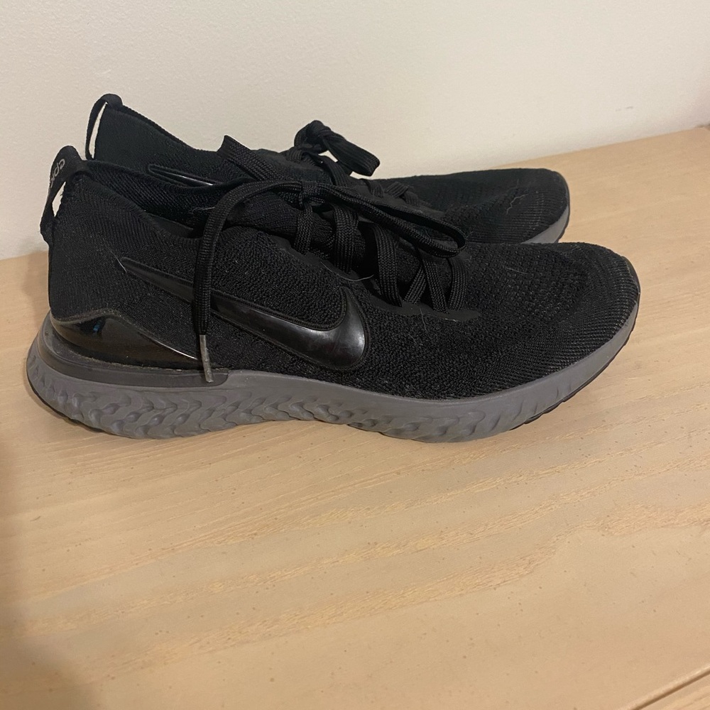 Women’s all black Nikes size 9